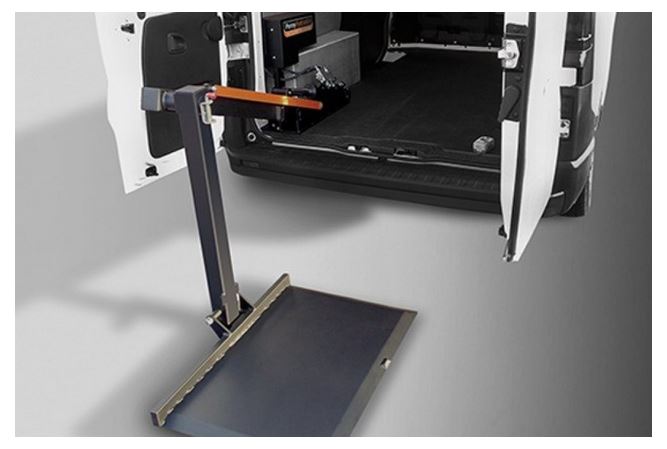 Load Lift Standard 250 hebt Lasten bis zu 250kg problemlos in das Fahrzeug.